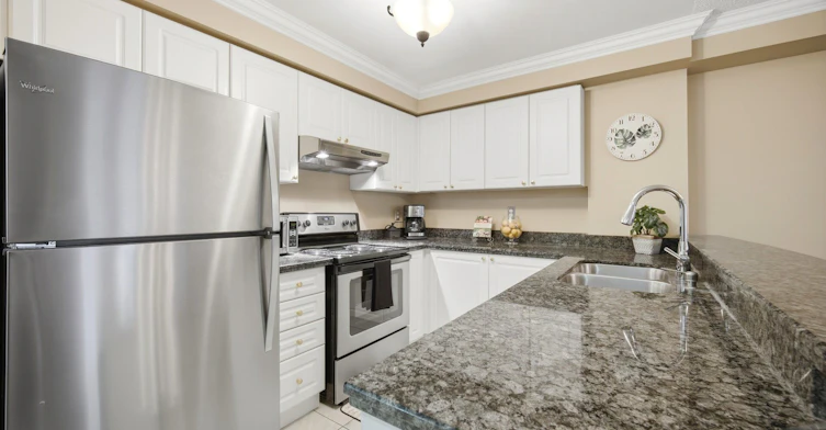 208-2301 Parkhaven Boulevard, Oakville, ON, L6H 6V6 - 9