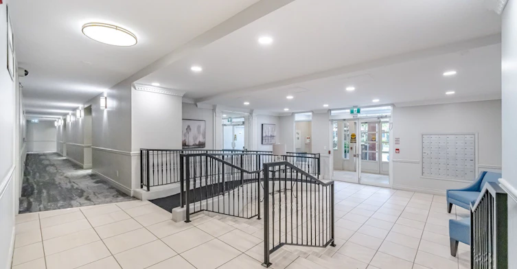 208-2301 Parkhaven Boulevard, Oakville, ON, L6H 6V6 - 3