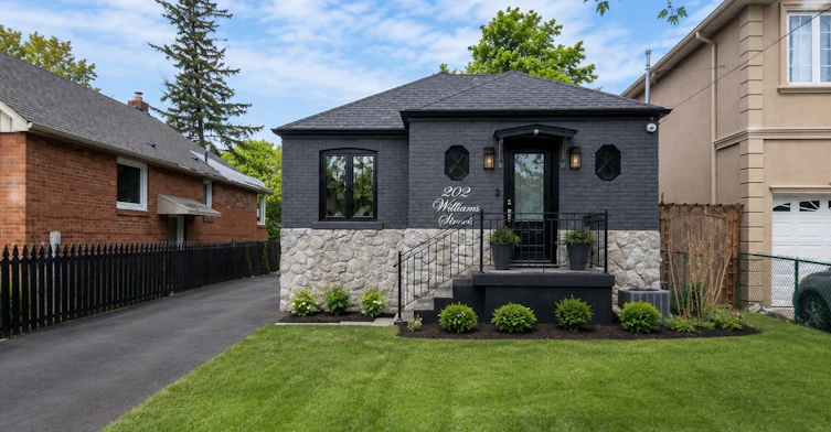 202 William Street, Toronto, ON, M9N 2H1