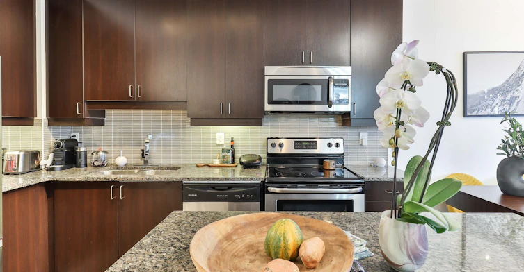 702-1185 The Queensway (Furnished) Avenue, Toronto, ON, M8Z 0C6 - 8