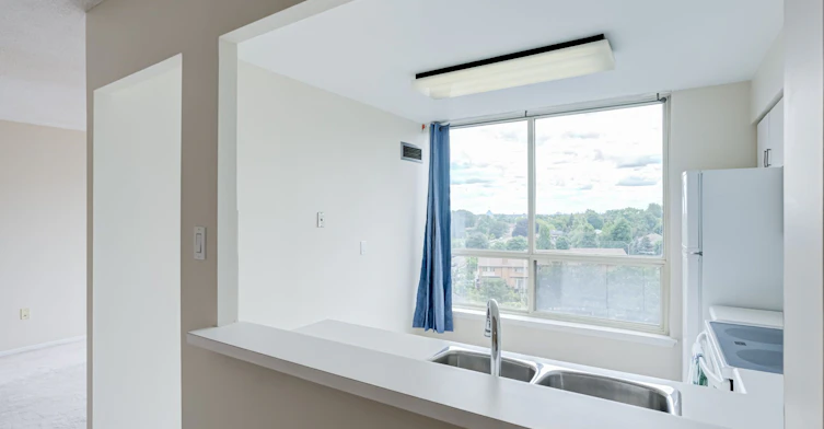 914-55 Elm Drive W, Mississauga, ON, L5B 3Z3 - 13