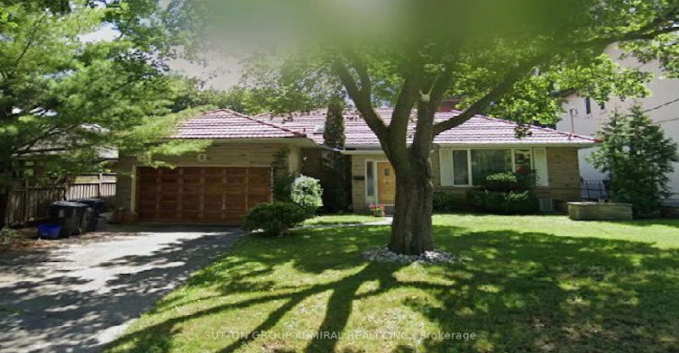 3 Hilldowntree Road, Toronto, ON, M9A 2Z4
