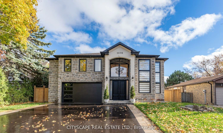 1270 Saginaw Crescent