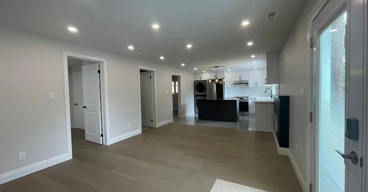 Unit 2-17 Rosemeade Avenue, Toronto, ON, M8Y 3A2 - 4