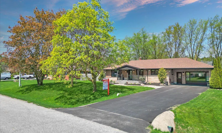 6 Maple Grove Road