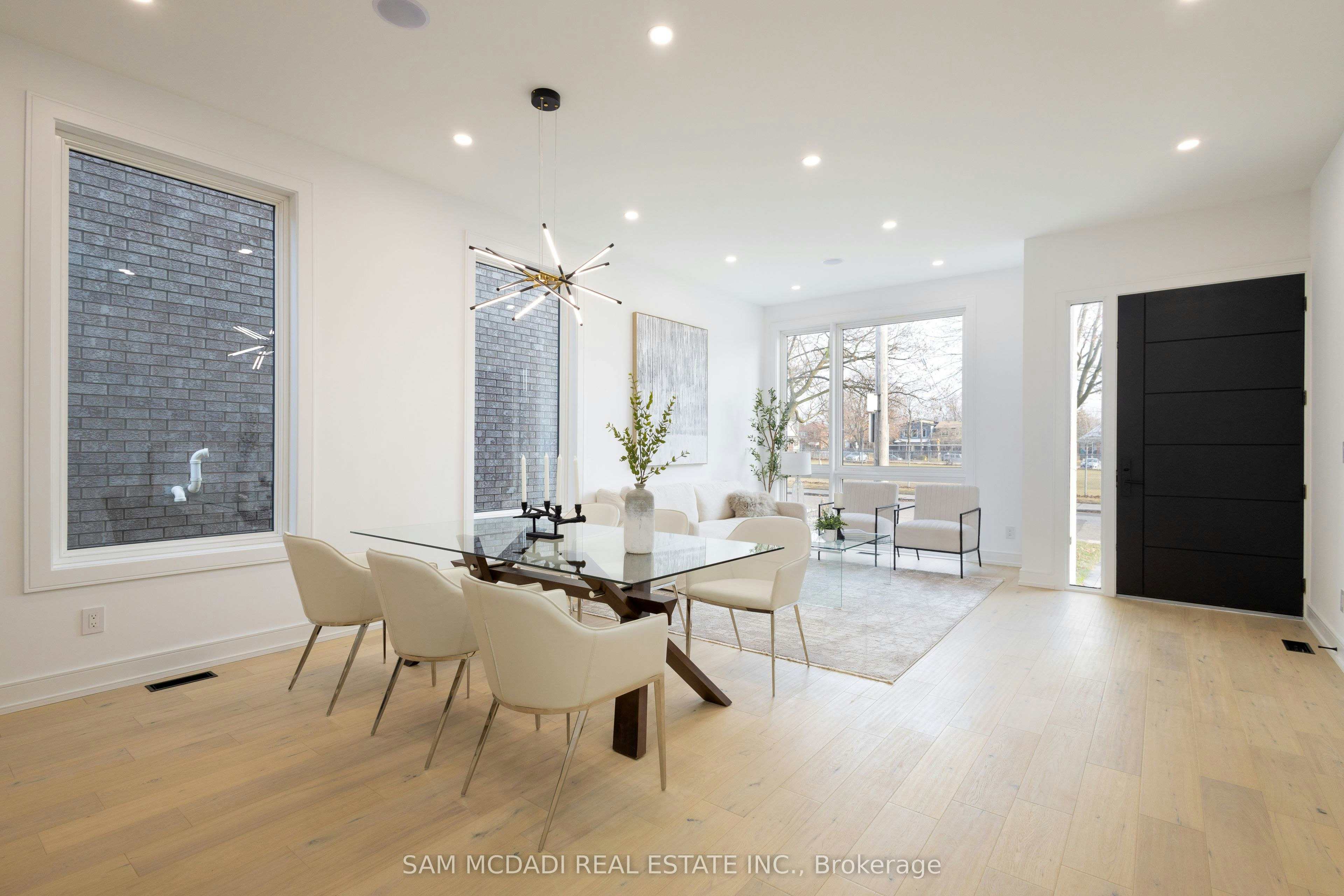 24 Twenty First Street, Toronto, ON, M8V 3L7 - 3