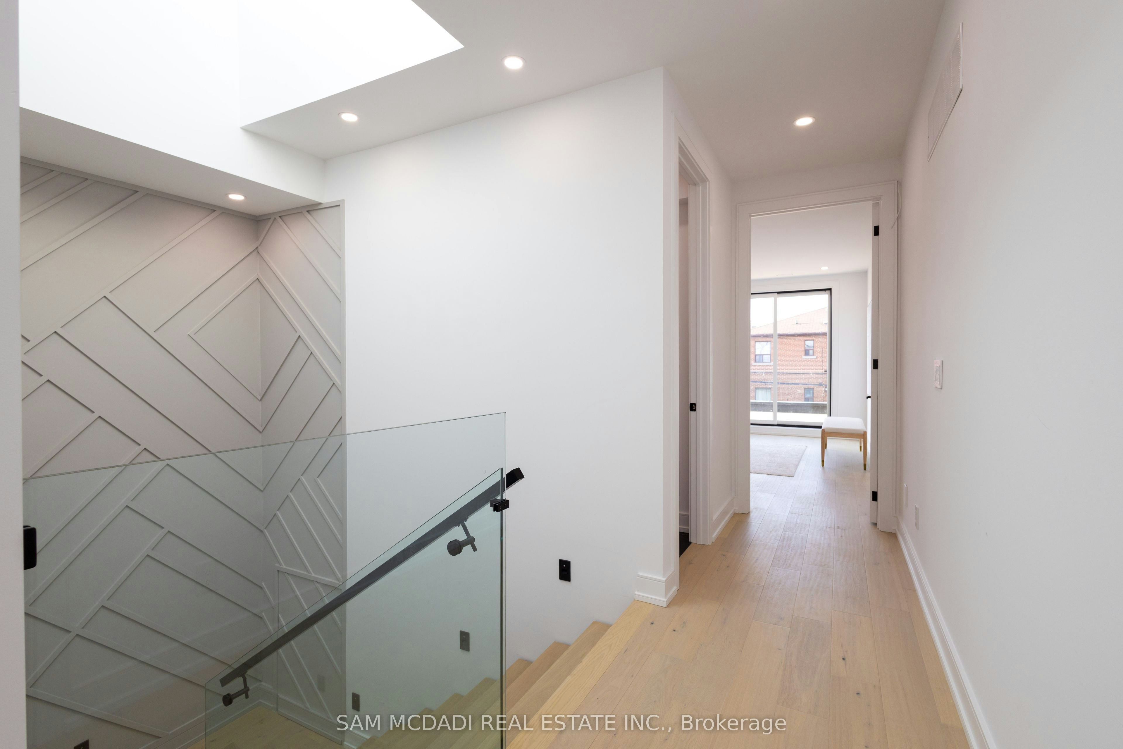 24 Twenty First Street, Toronto, ON, M8V 3L7 - 19