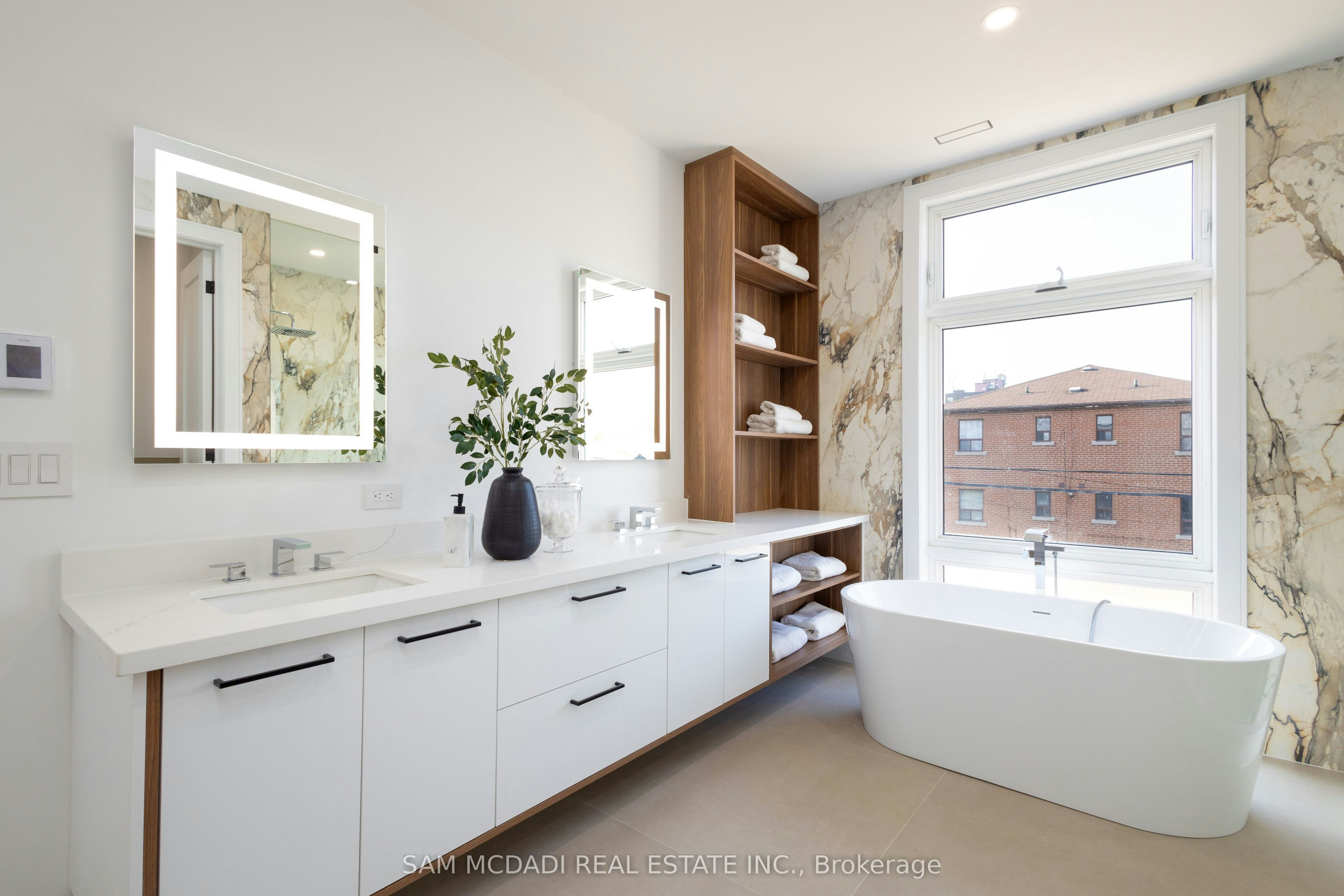 24 Twenty First Street, Toronto, ON, M8V 3L7 - 22