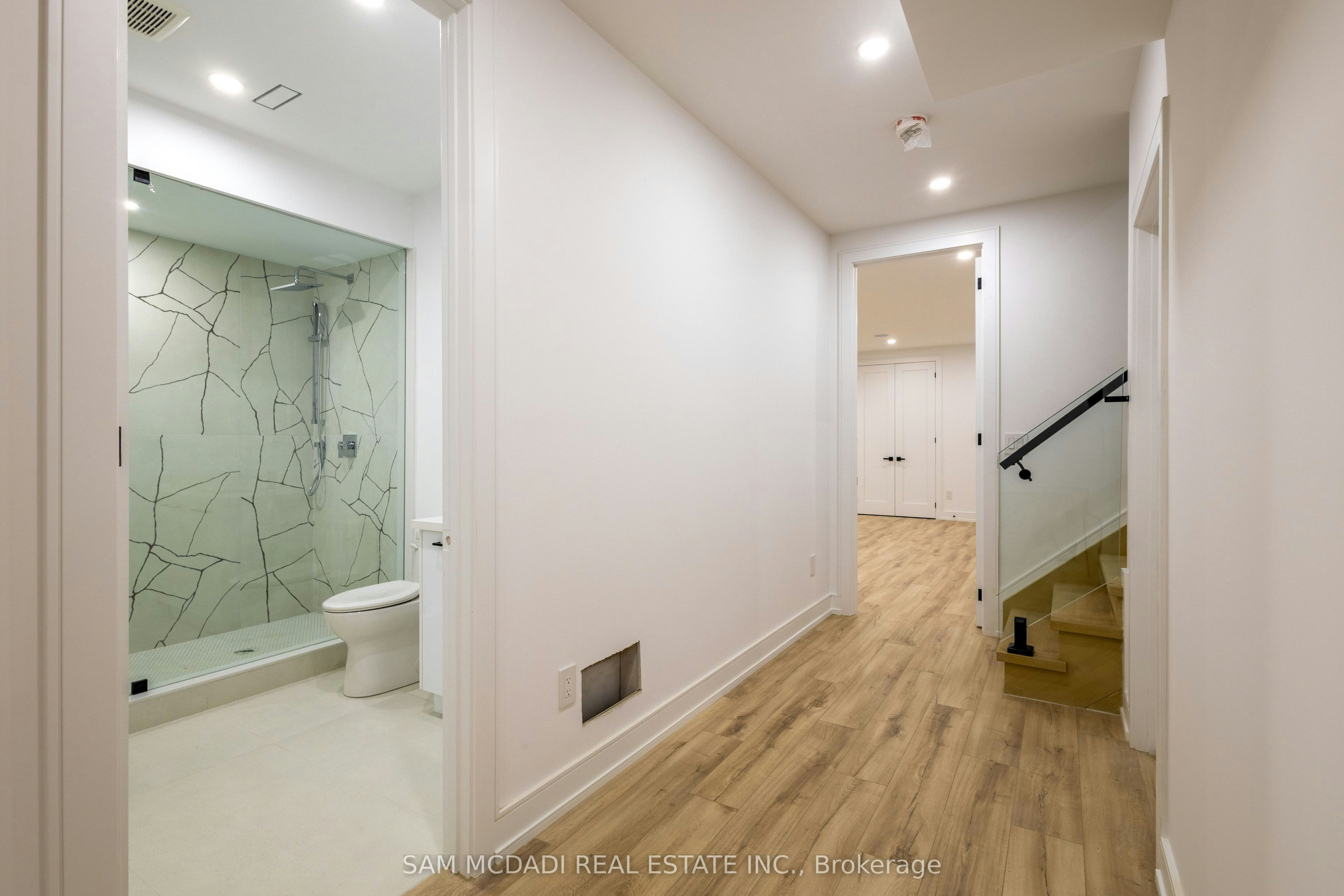 24 Twenty First Street, Toronto, ON, M8V 3L7 - 33