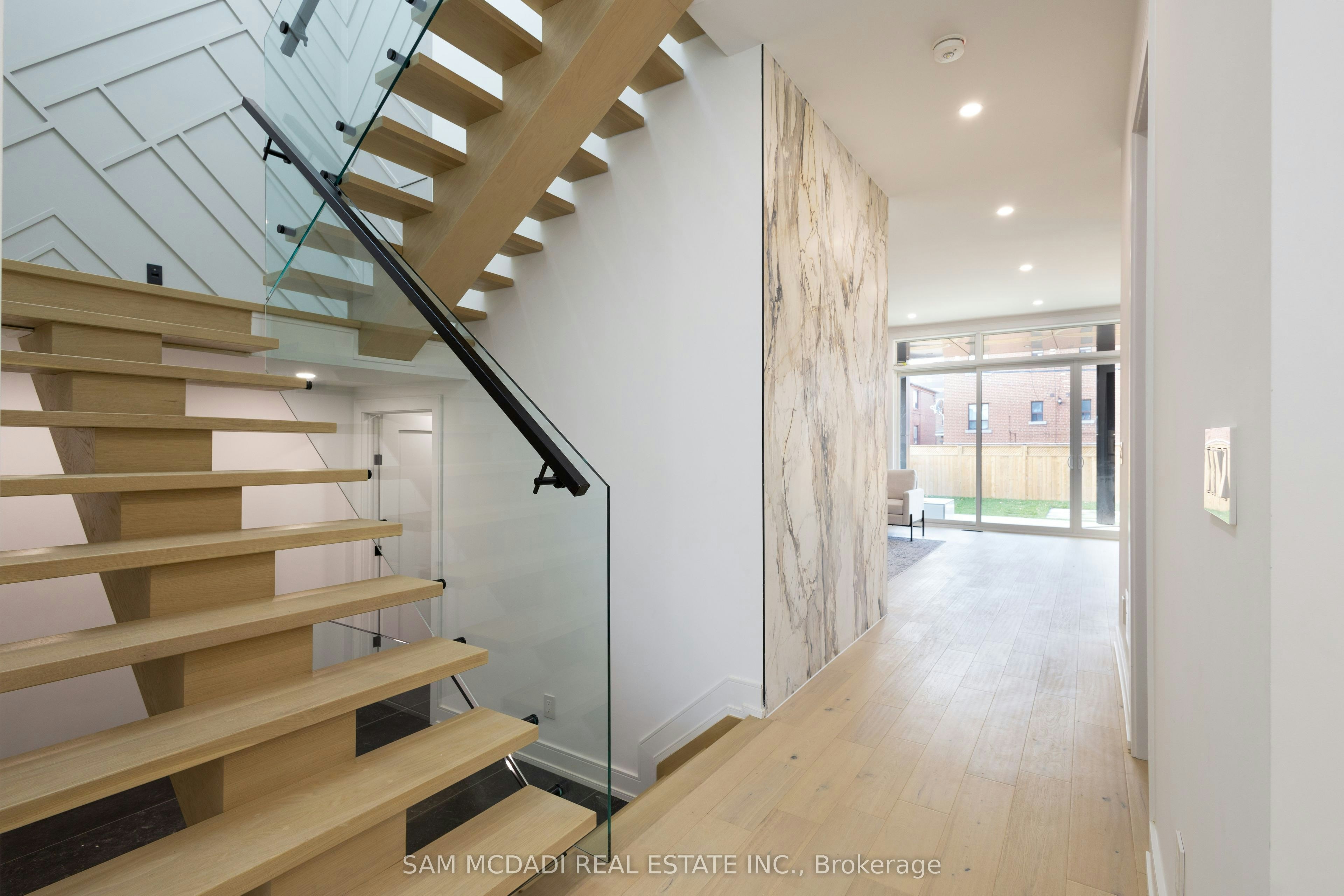 24 Twenty First Street, Toronto, ON, M8V 3L7 - 18
