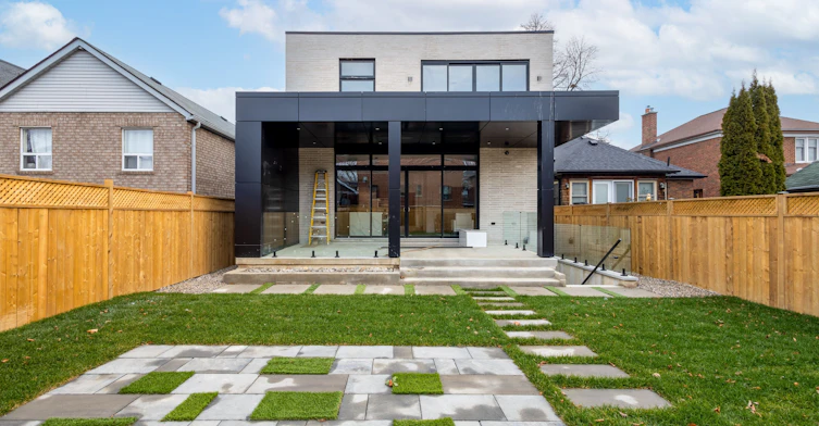 24 Twenty First Street, Toronto, ON, M8V 3L7 - 40