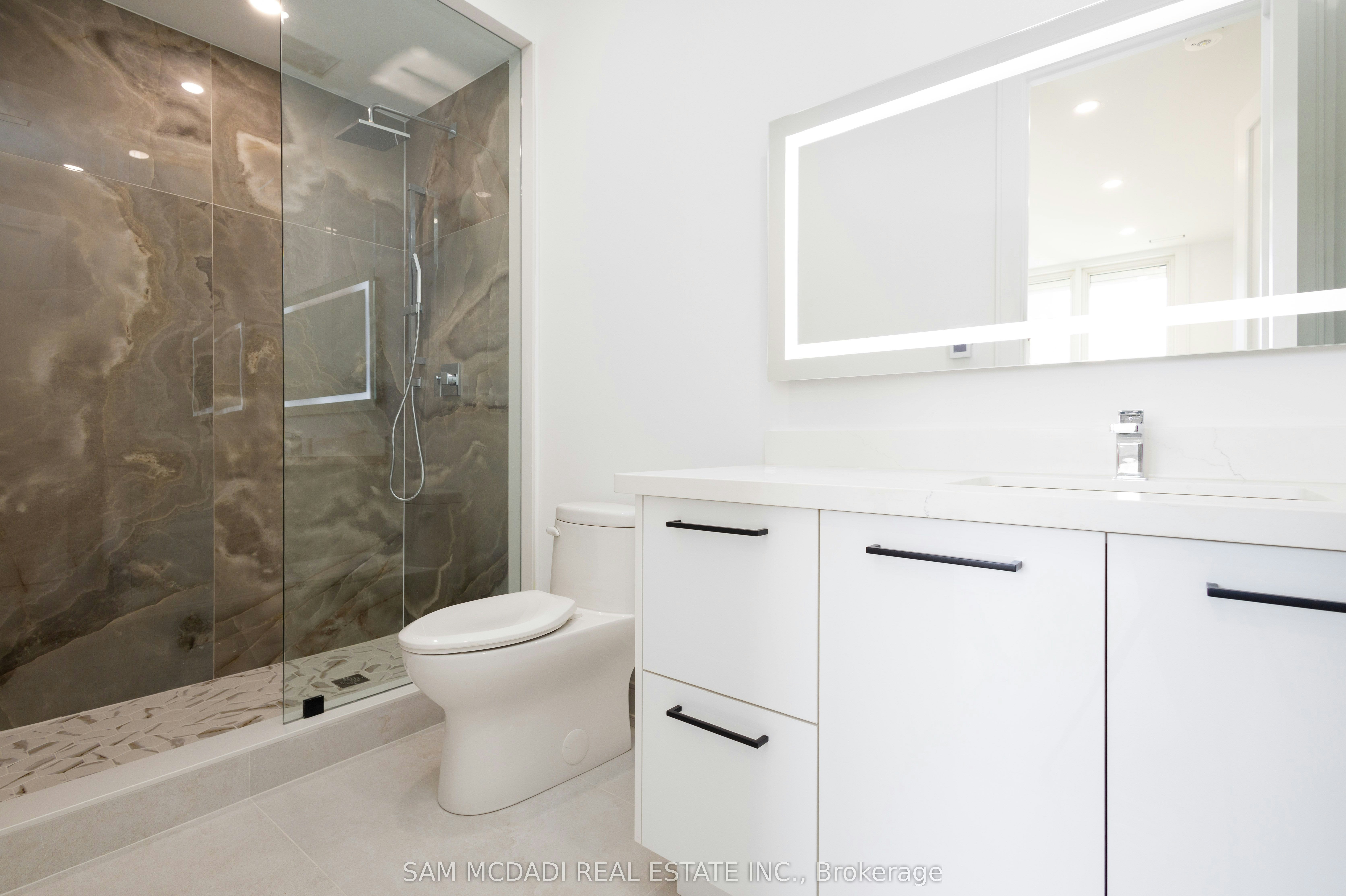24 Twenty First Street, Toronto, ON, M8V 3L7 - 28