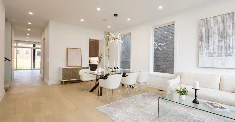 24 Twenty First Street, Toronto, ON, M8V 3L7 - 5
