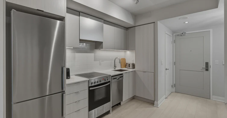 323-26 Gibbs Road, Toronto, ON, M9B 6L6 - 14