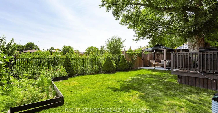 1220 Meredith Avenue, Mississauga, ON, L5E 2E3 - 38