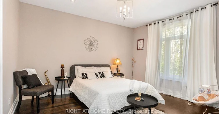 1220 Meredith Avenue, Mississauga, ON, L5E 2E3 - 29