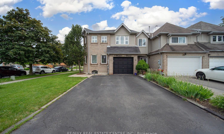 1 Wooliston Crescent