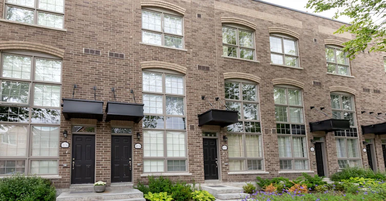 1084 Lansdowne Avenue, Toronto, ON, M6H 0C5