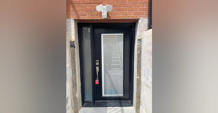 Unit 4-17 Rosemeade Avenue, Toronto, ON, M8Y 3A2