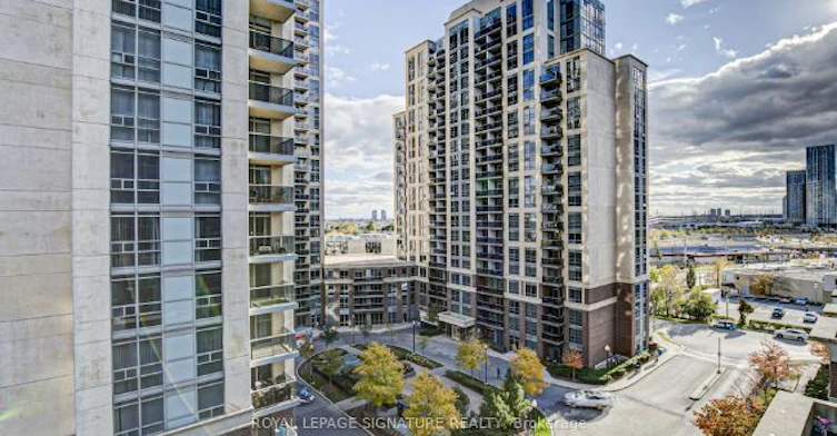 804-7 Michael Power Place, Toronto, ON, M9A 0A4