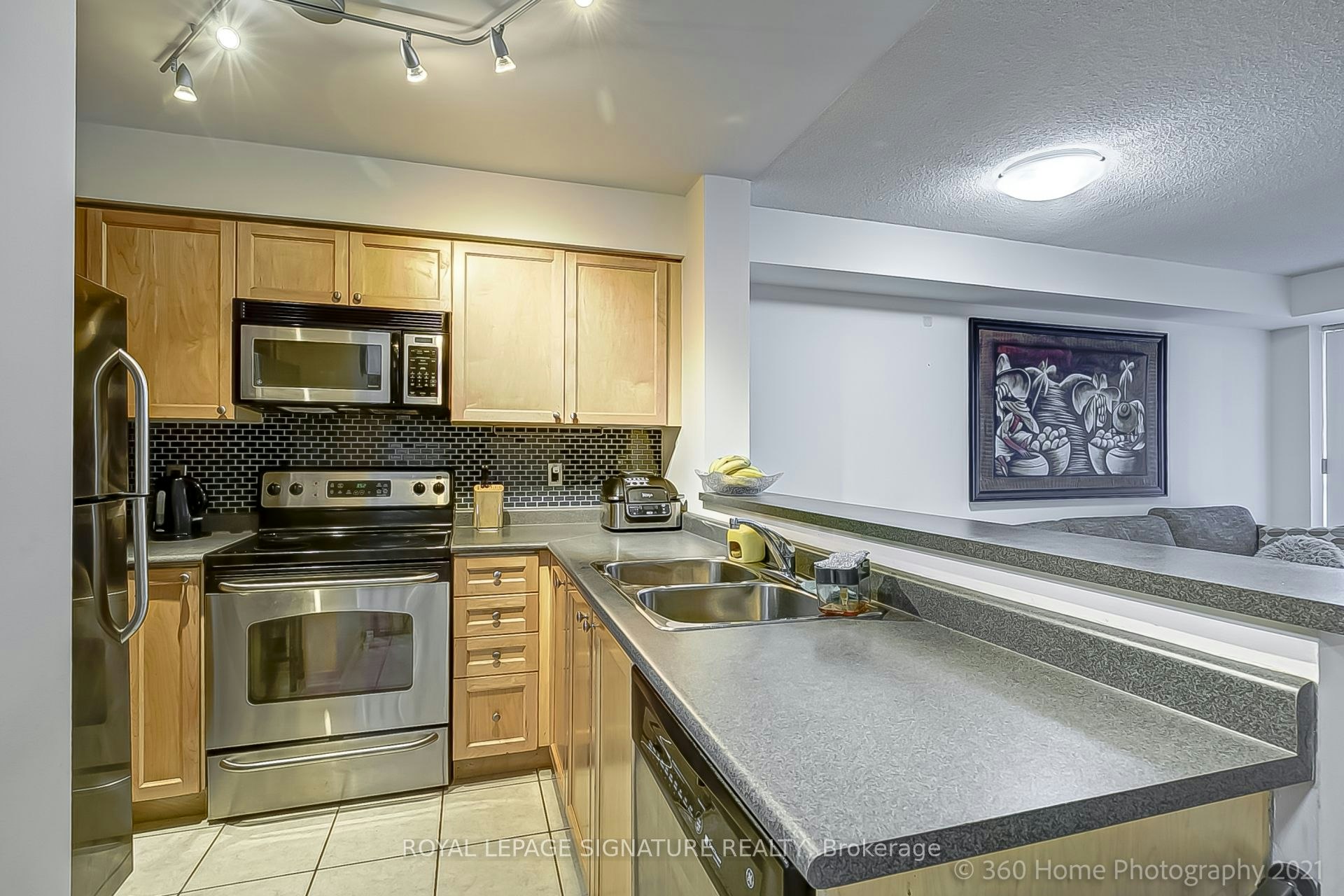 804-7 Michael Power Place, Toronto, ON, M9A 0A4 - 16