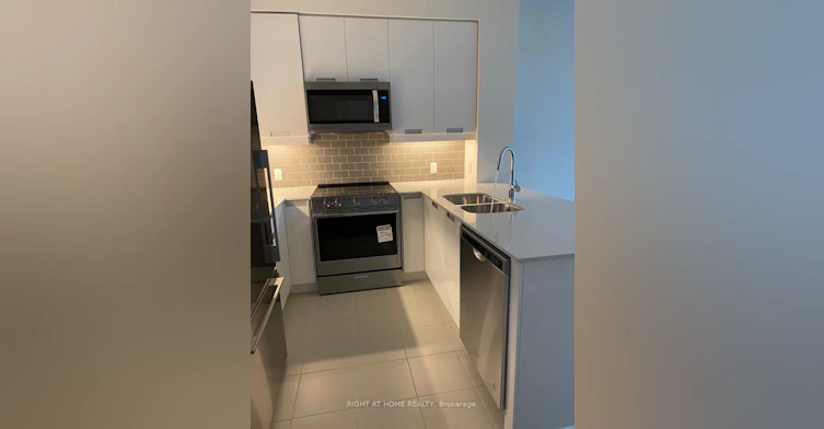 506-65 Watergarden Drive, Mississauga, ON, L5R 0G9 - 9