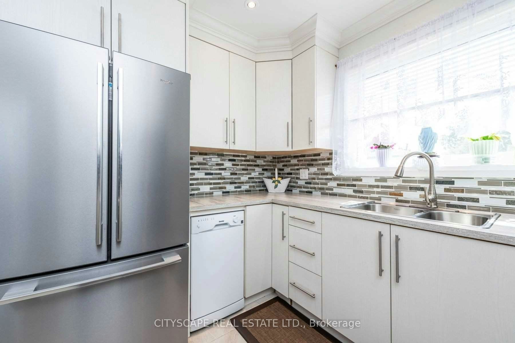 Upper-2724 Lakeshore Boulevard W, Toronto, ON, M8V 1G8 - 19