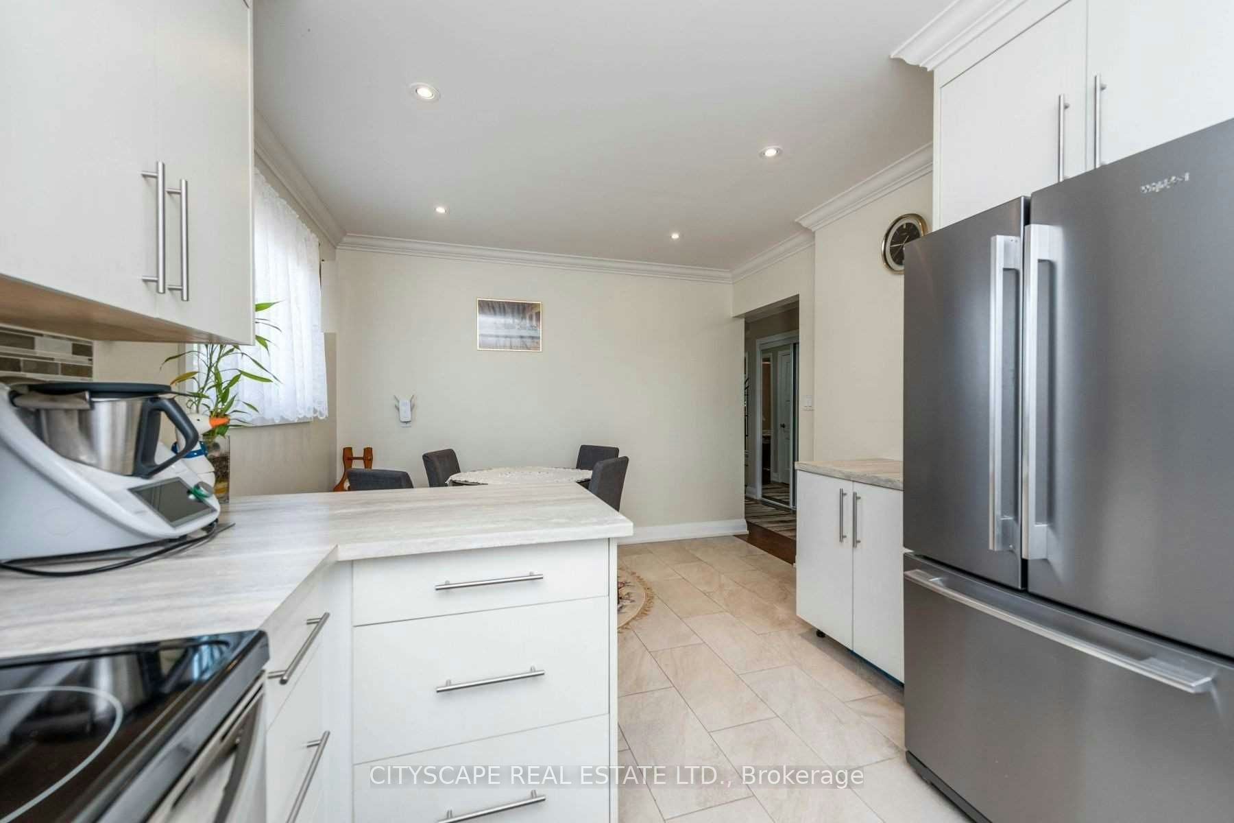 Upper-2724 Lakeshore Boulevard W, Toronto, ON, M8V 1G8 - 18