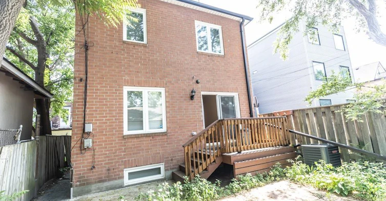 Lower-3208 Dundas Street W, Toronto, ON, M6P 2A3 - 14