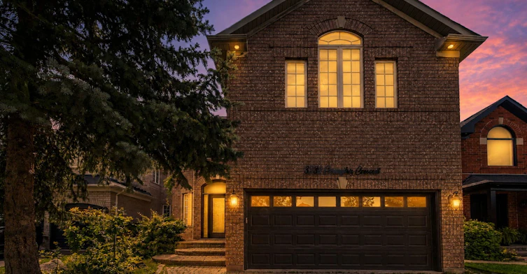 3339 Crompton Crescent, Mississauga, ON, L5B 4C7 - 2