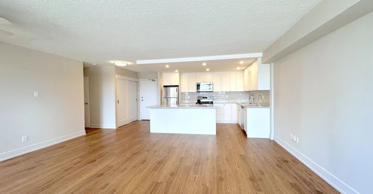 916-165 La Rose Avenue, Toronto, ON, M9P 3S9 - 3