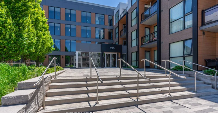 119-210 Sabina Drive, Oakville, ON, L6H 0W6 - 2