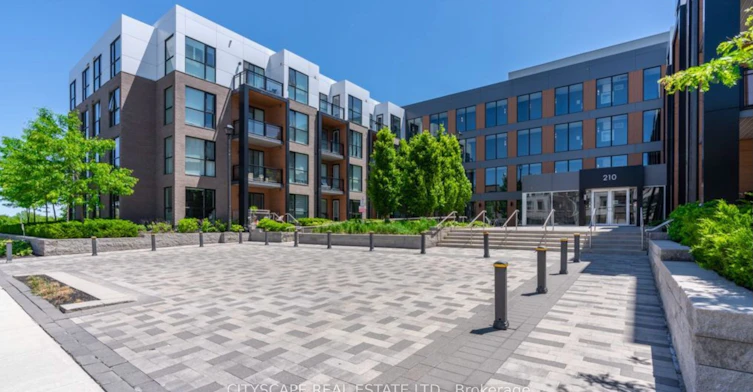 119-210 Sabina Drive, Oakville, ON, L6H 0W6 - 3
