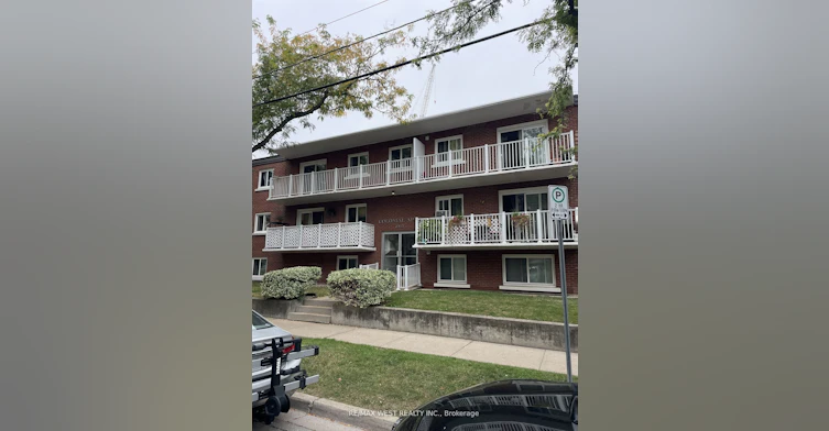 101-2365 Marine Drive, Oakville, ON, L6L 1C5