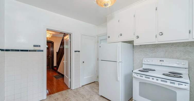 111 Keele Street, Toronto, ON, M6P 2J8 - 12