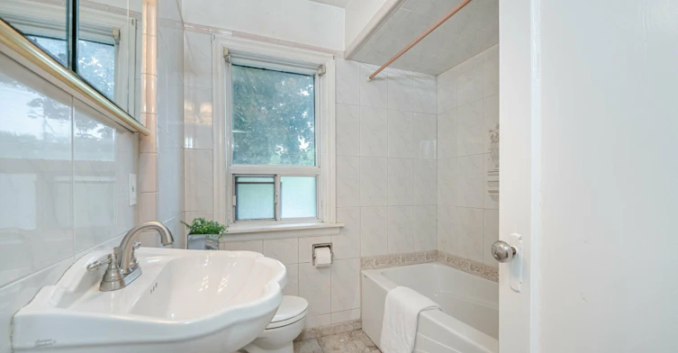 111 Keele Street, Toronto, ON, M6P 2J8 - 22