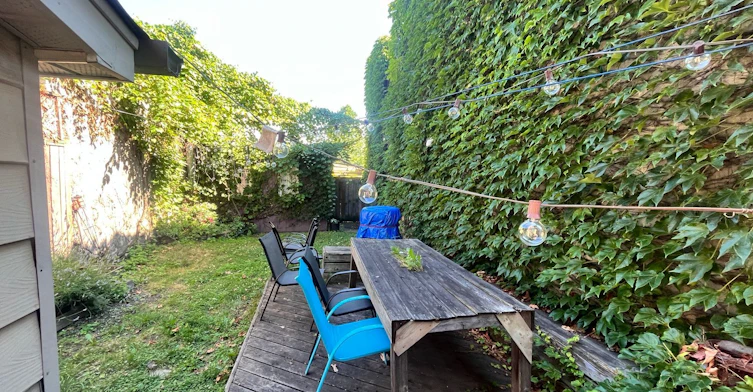 Upper-2083 Davenport Road, Toronto, ON, M6N 1C9 - 9
