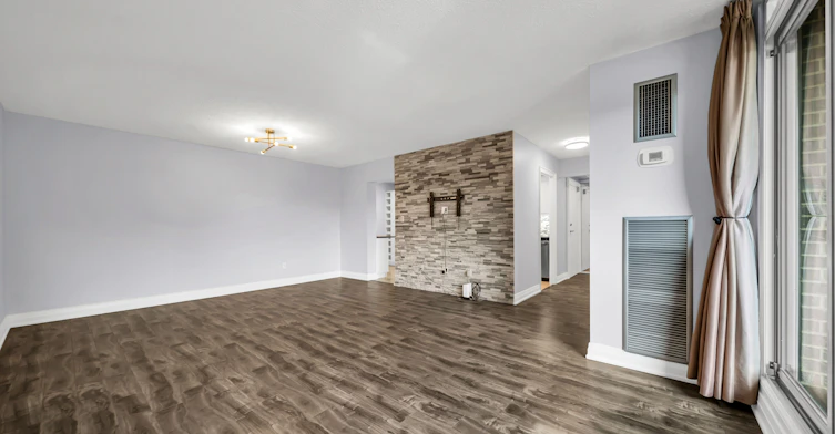 305-1535 Lakeshore Road E, Mississauga, ON, L5E 3E2 - 9