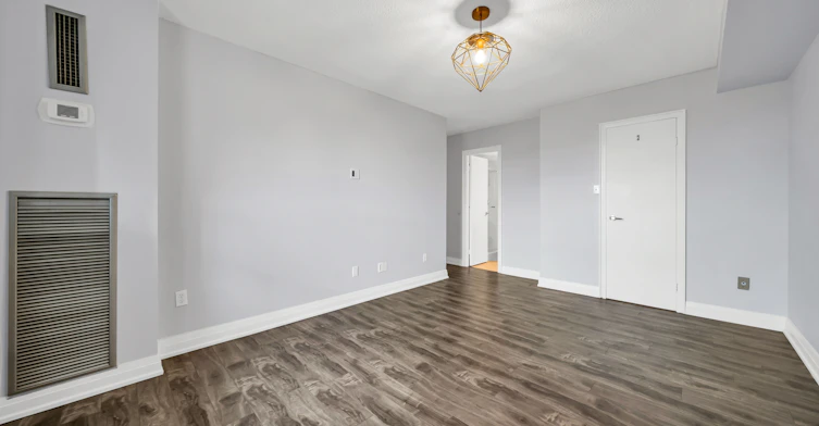 305-1535 Lakeshore Road E, Mississauga, ON, L5E 3E2 - 21