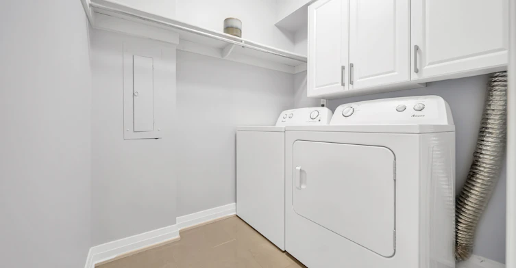 305-1535 Lakeshore Road E, Mississauga, ON, L5E 3E2 - 24