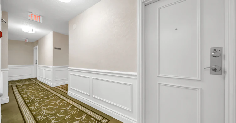 305-1535 Lakeshore Road E, Mississauga, ON, L5E 3E2 - 4