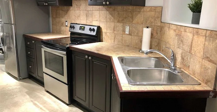 Lower-42B Radford Avenue, Toronto, ON, M6R 1Z6 - 5