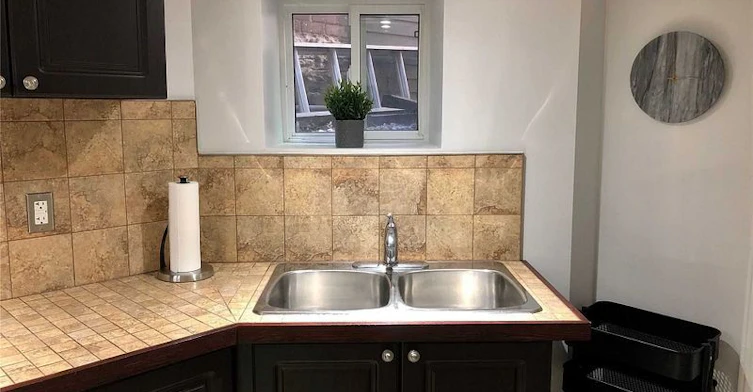 Lower-42B Radford Avenue, Toronto, ON, M6R 1Z6 - 7
