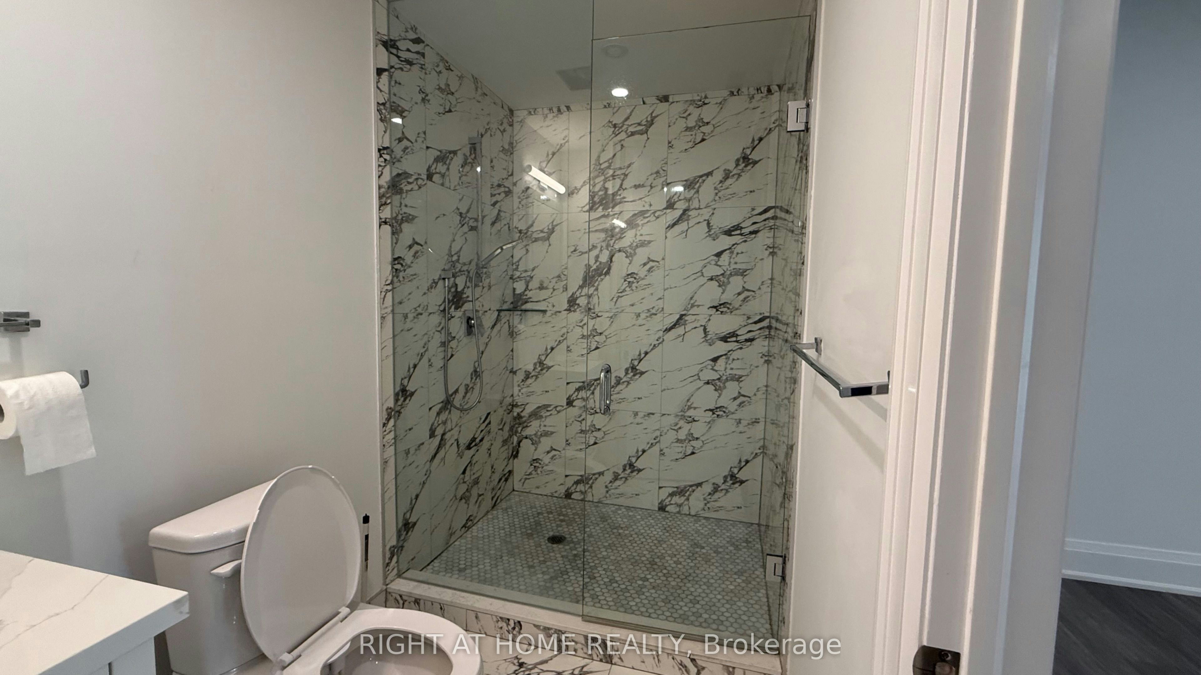 Lower-21 Antonio Court, Toronto, ON, M9L 0A4 - 5