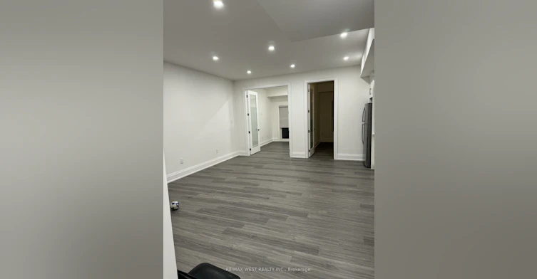 Lower-21 Antonio Court, Toronto, ON, M9L 0A4 - 5