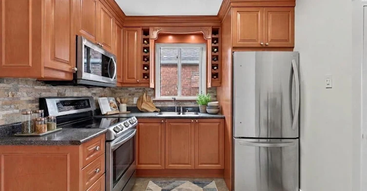Main-57 Miranda Avenue, Toronto, ON, M6E 4G3 - 9