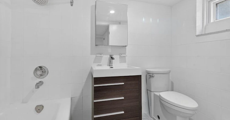 Lower-57 Miranda Avenue, Toronto, ON, M6E 4G3 - 15