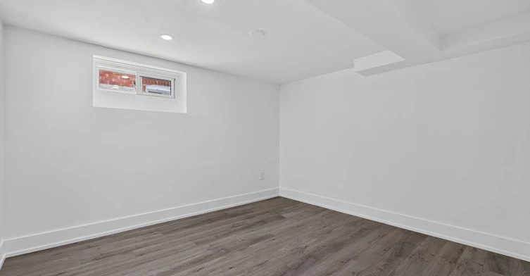 Lower-57 Miranda Avenue, Toronto, ON, M6E 4G3 - 13