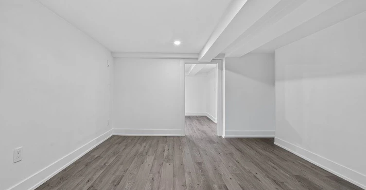 Lower-57 Miranda Avenue, Toronto, ON, M6E 4G3 - 9