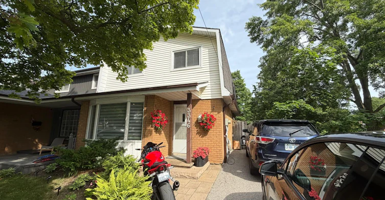 3346 Chokecherry Crescent, Mississauga, ON, L5L 1A9